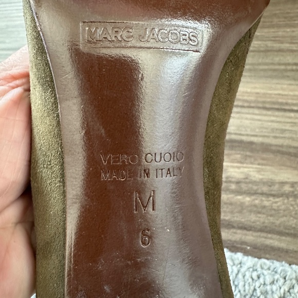 Marc Jacobs Green Suede Mary Jane  Pumps with Ankle Strap Size  6M - Picture 7 of 8